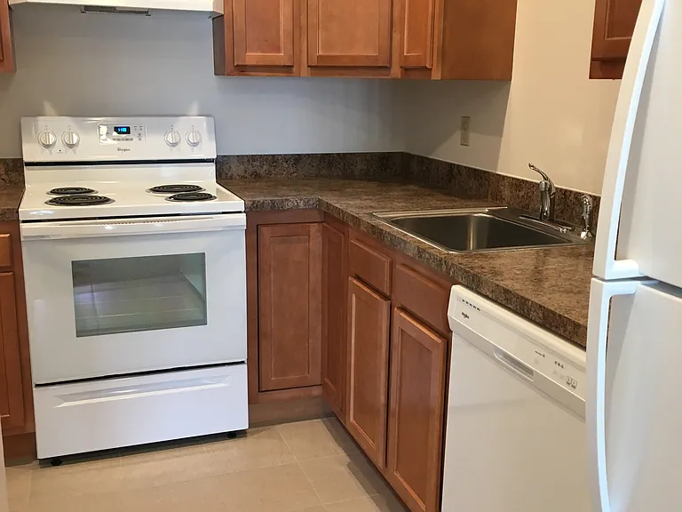 200 Pleasant Ave — Photo 8