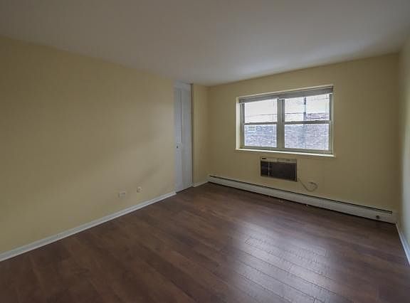5th image of 420 W Aldine Ave APT 207