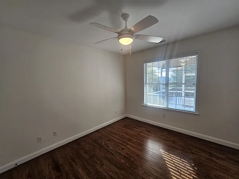 212 Medford Dr — Photo 24