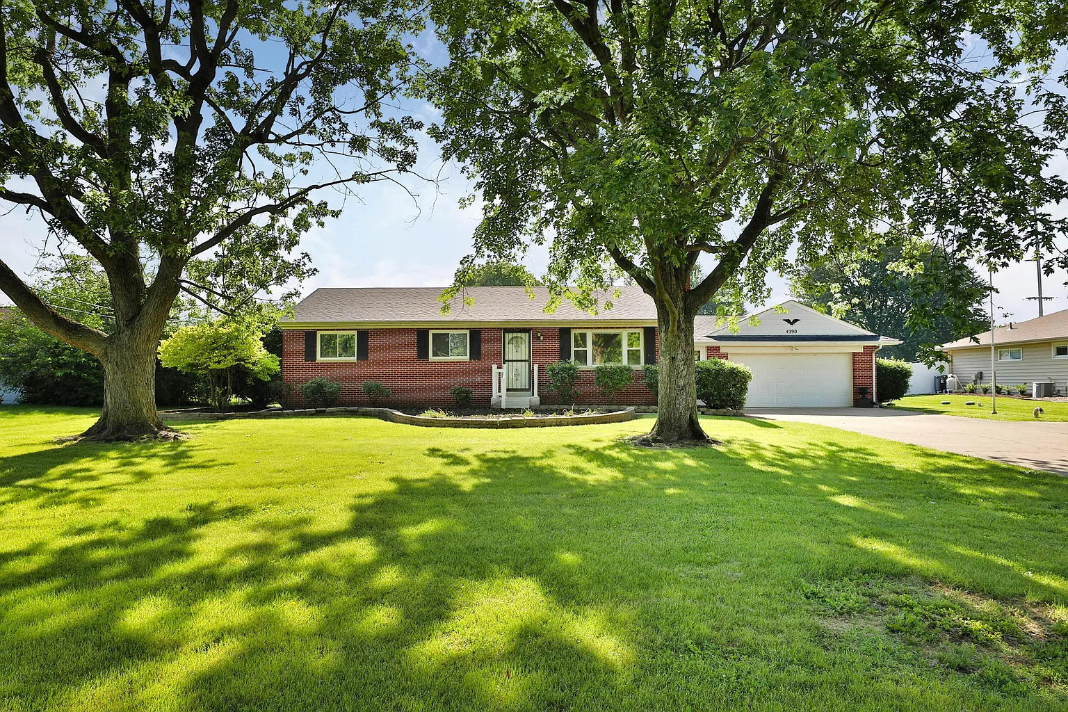 4390 Hoover Rd photo 1