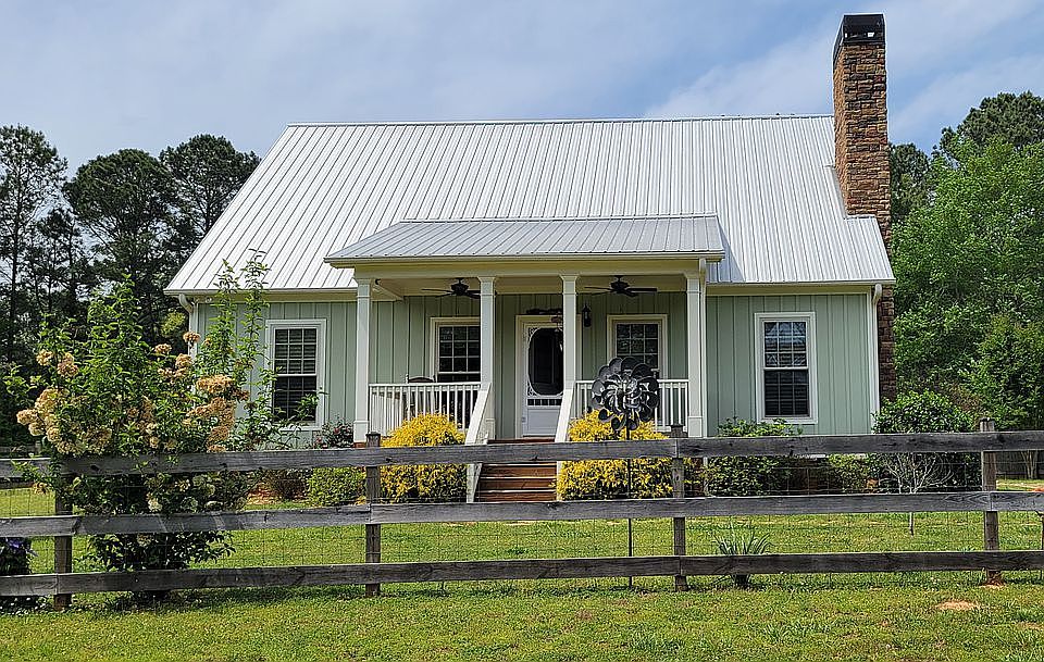 Hardiplank siding, Metal roof