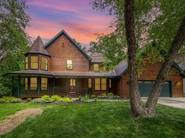 8762 Highwood Way, Apple Valley, MN 55124
