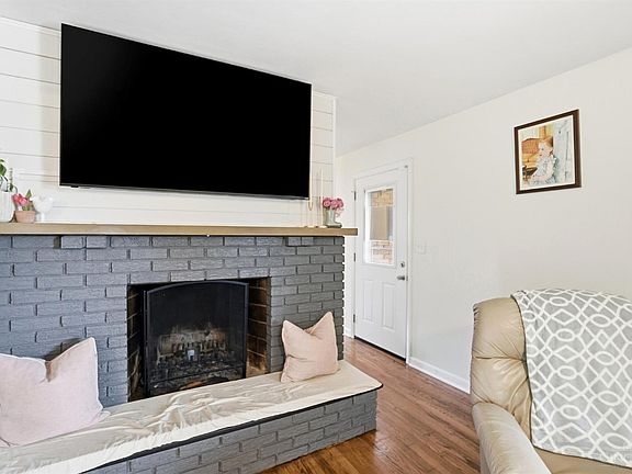 5th image of 3613 Lewis St