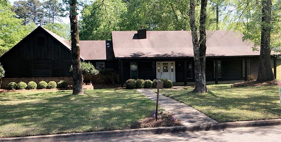 1st image of 601 Bradford Dr