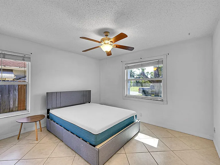 1361 SW 26th Ave — Photo 8