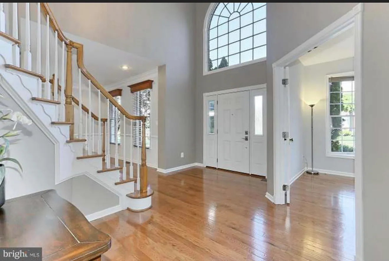 6 bed, 3598 sqft, $6,750 — Photo 3