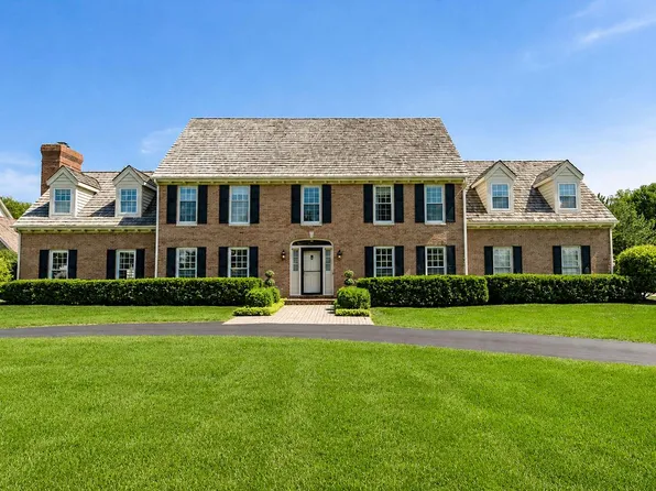 10434 N Haddonstone PLACE, Mequon, WI 53092