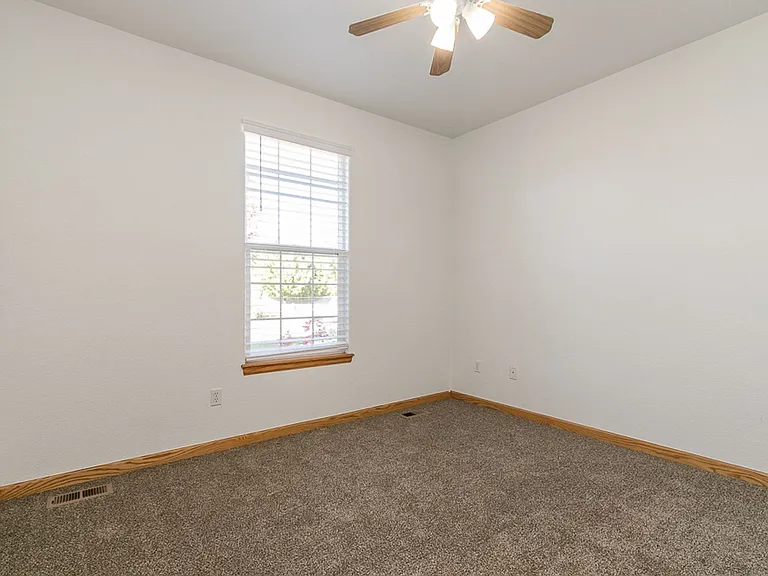 6708 Sage Ave — Photo 20