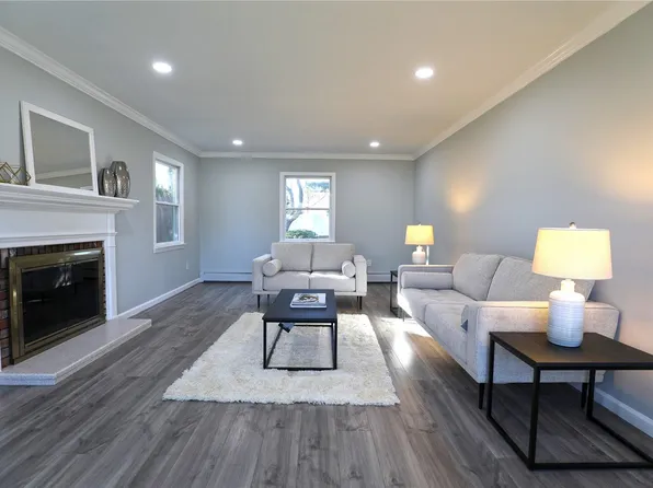 282 Hallock Road, Stony Brook, NY 11790