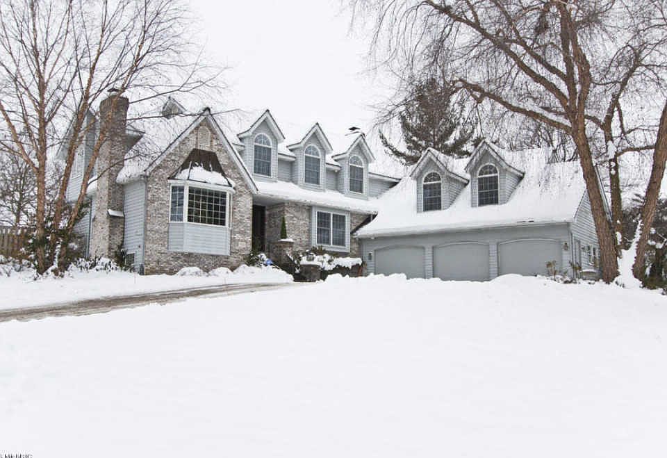 1st image of 3050 Hathaway Dr SE