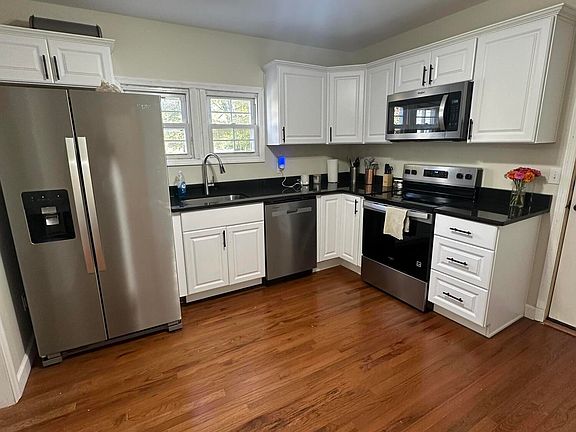 4th image of 2544 W Valley Rd