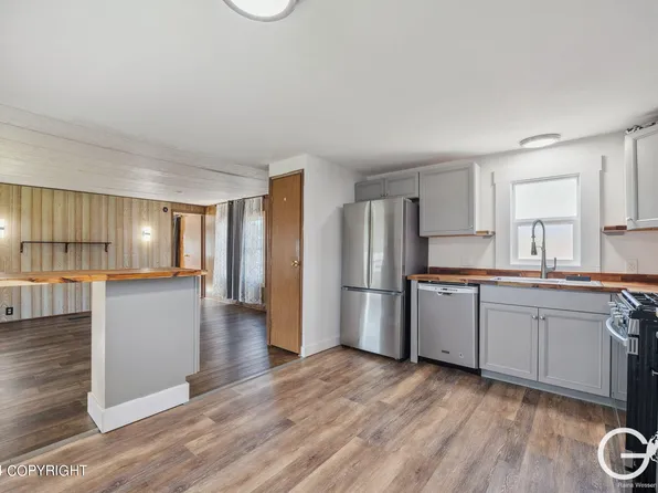 9499 Brayton Dr Space 13, Anchorage, AK 99507