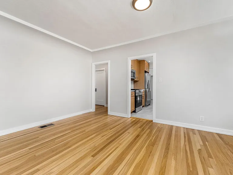 553 N. Pine St. — Photo 5