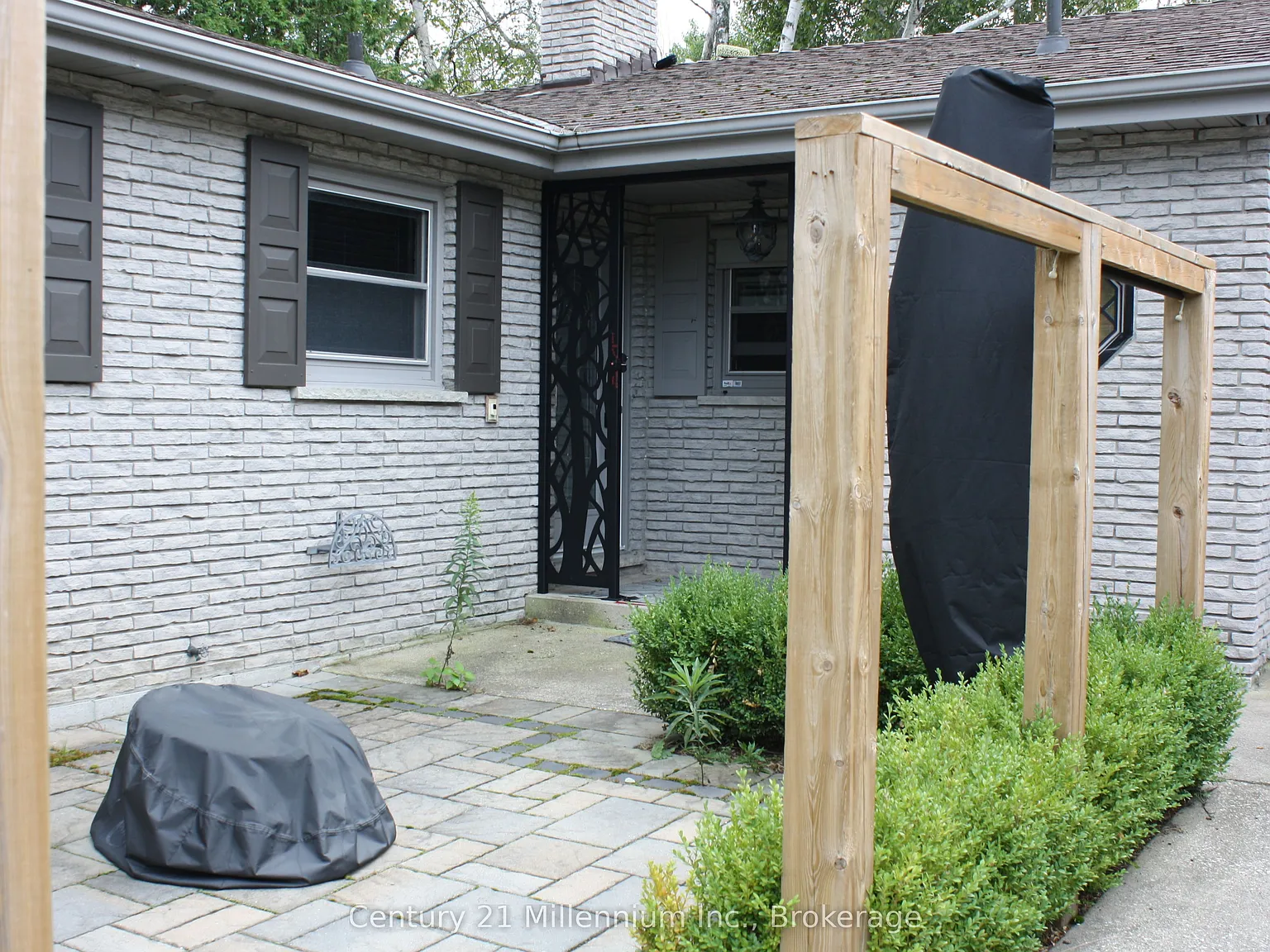 3 bed, $2,500 — Photo 2