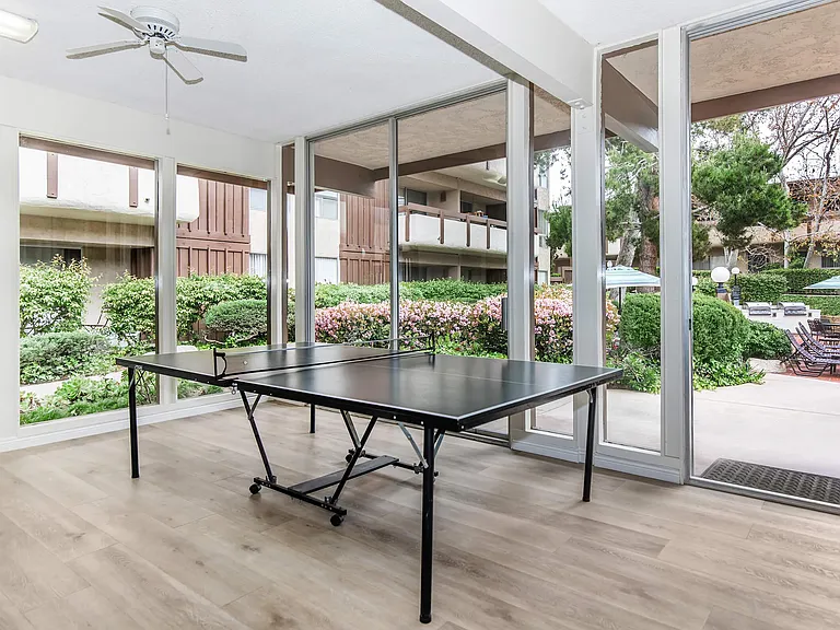 Emerald Victoria Apartments — Photo 8
