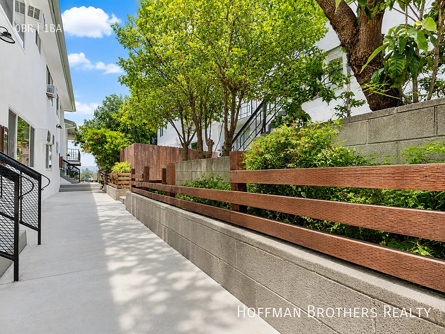 1000 Coronado Ter Los Angeles, CA 90026 — Photo 3