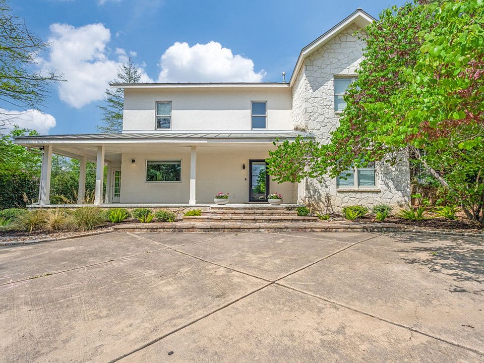 1st image of 345 Lilac Ln