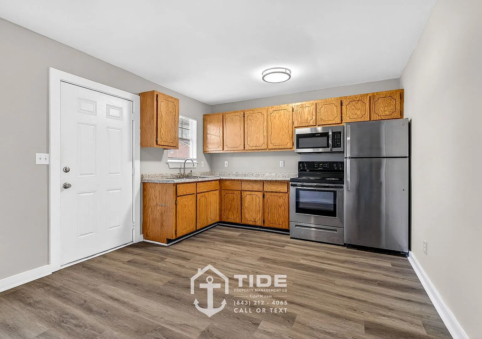Modern Living at 2220 Van Buren Ave — Photo 2