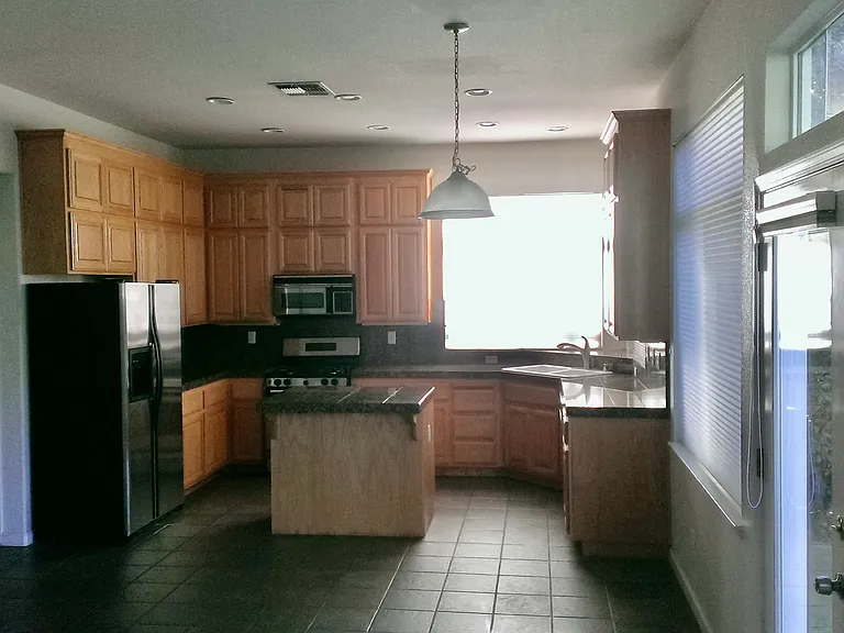 710 W K St — Photo 7