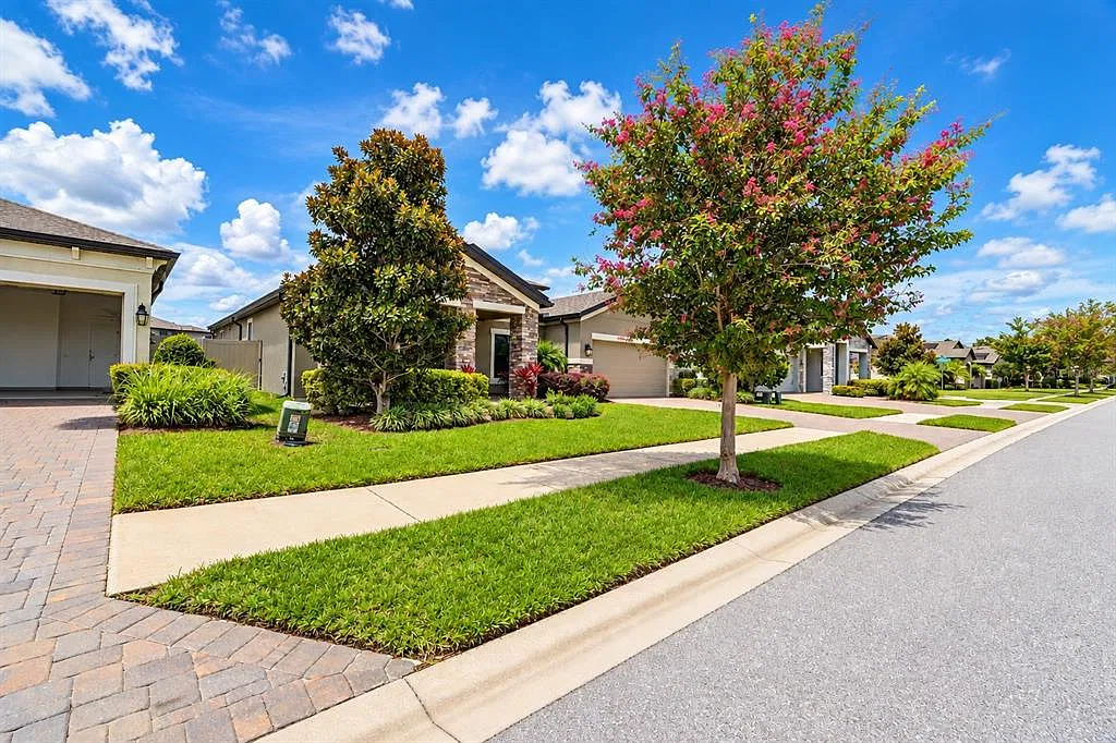5 bed, 4.0 bath, 3337 sqft, $4,500 — Photo 3