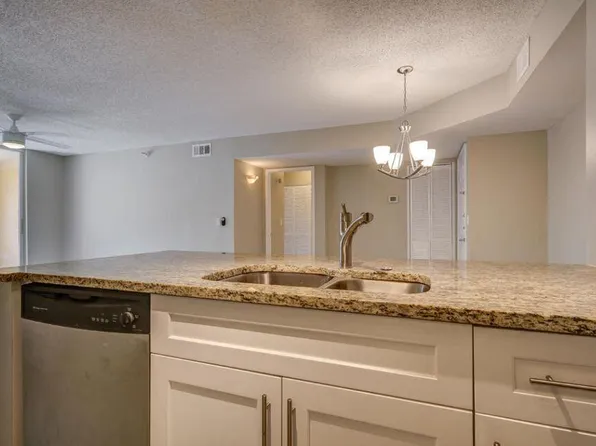 140 Yacht Club Way, Hypoluxo, FL