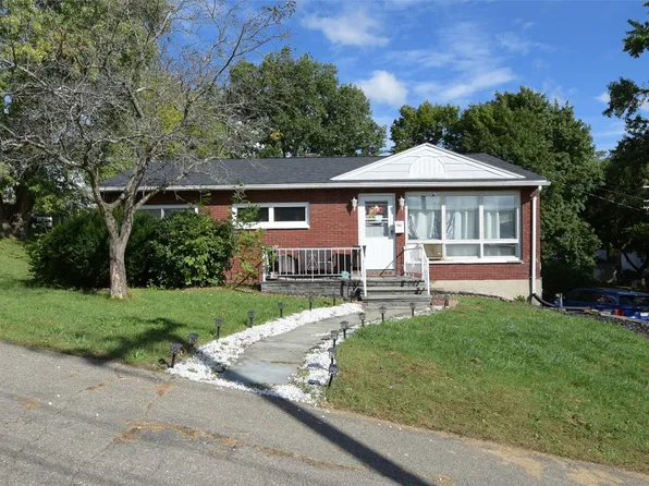 121 W Valley St, Endicott, NY 13760