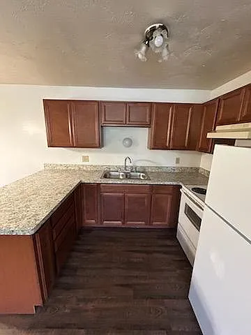 249 N 8 W — Photo 8