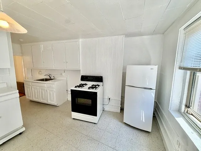 12 Hanover Ave #3 — Photo 4