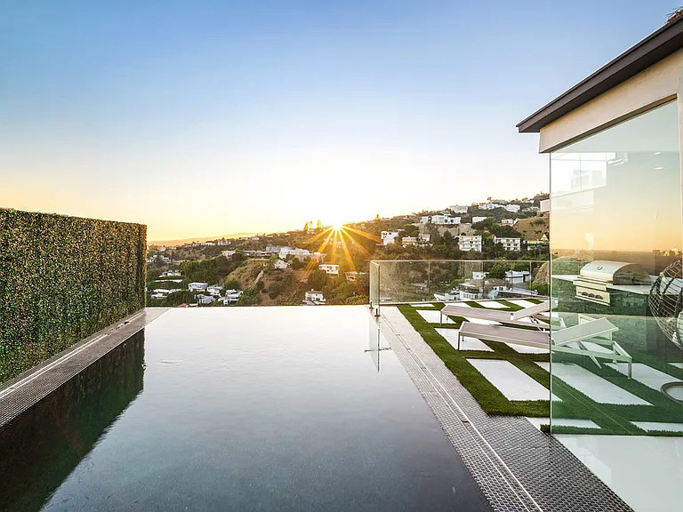 1623 Viewmont Dr — Photo 68