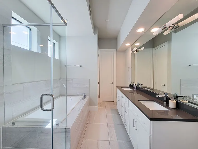 5709 Larkin St #A — Photo 35