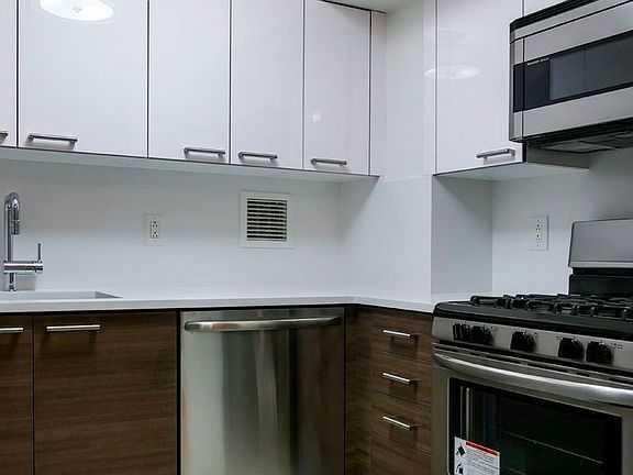 4th image of 240 E 86th St APT 12M
