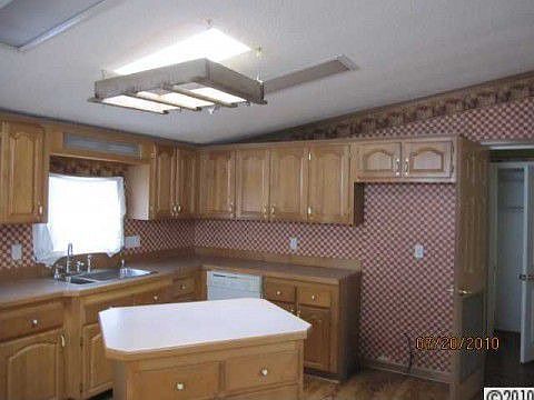 2nd image of 700 S Deal St