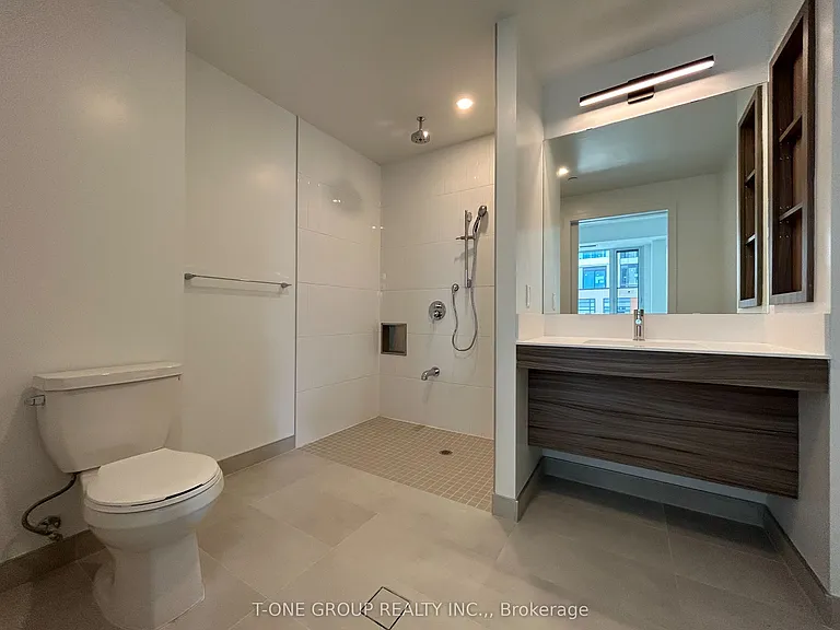7950 Bathurst St #802 — Photo 6