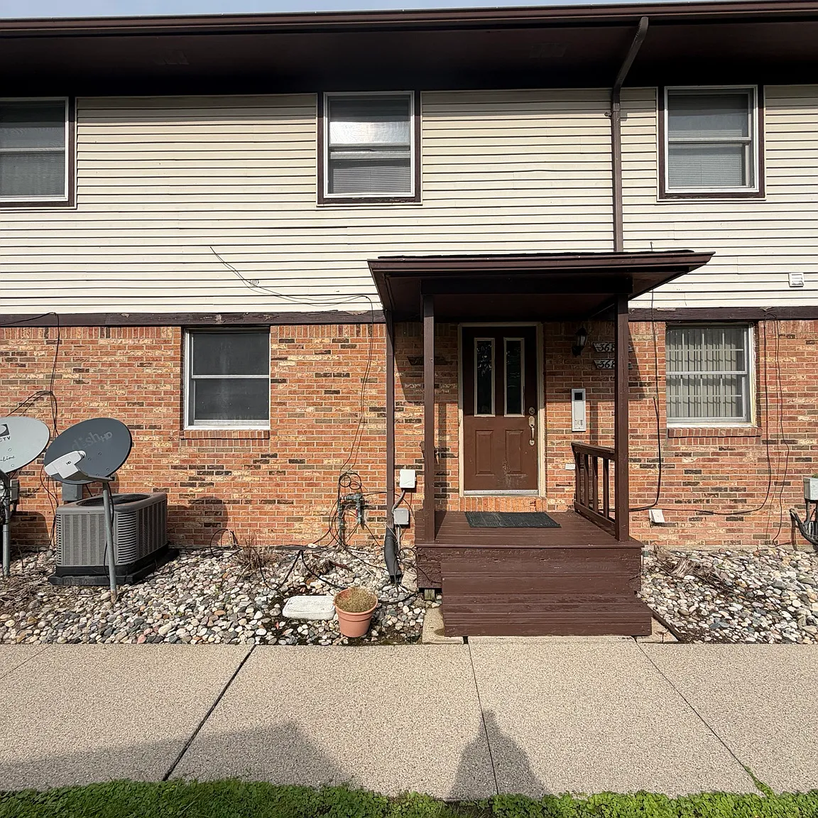 2 bed, 1200 sqft, $1,550 — Photo 1