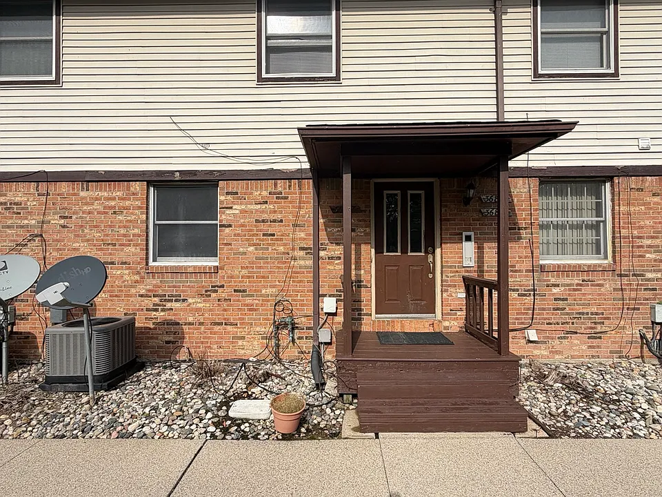 36839 Brewster Ln