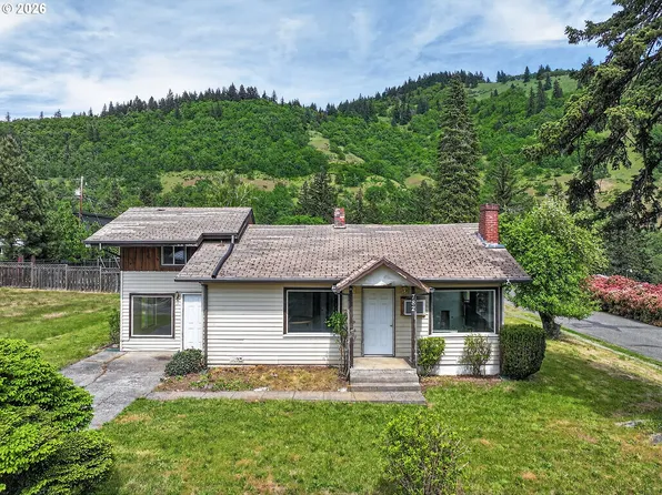 782 NE Center St, White Salmon, WA 98672