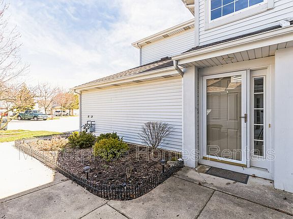 3rd image of 240 Camel Bend Ct