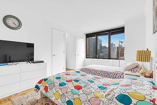 Rented by R New York | media 34