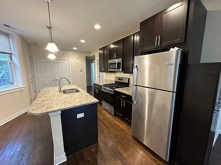 2247 W Thomas St #GF — Photo 2