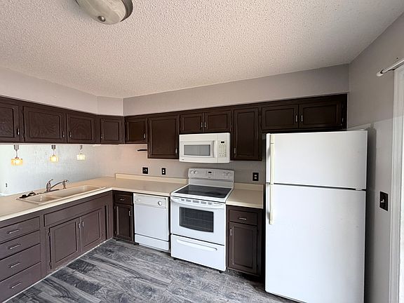 4th image of 1305 Wellington Ave APT 105