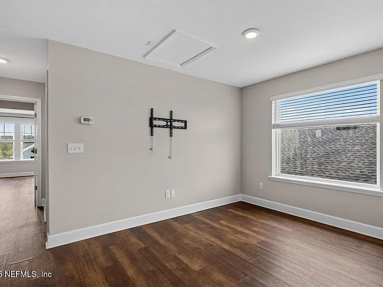 187 Beale Ave — Photo 25
