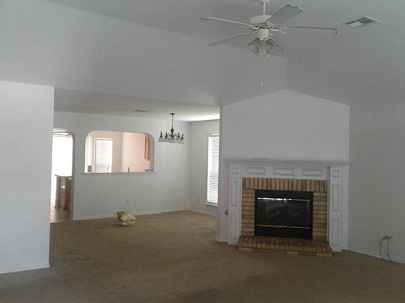 GAS FIREPLACE