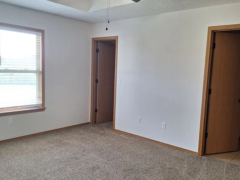 6205 N 10th Ave — Photo 14