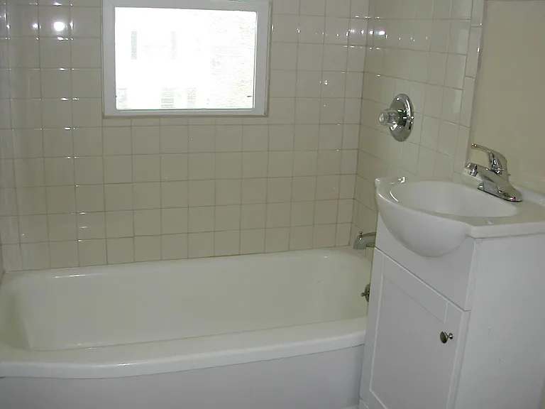 324 Center St #A — Photo 5