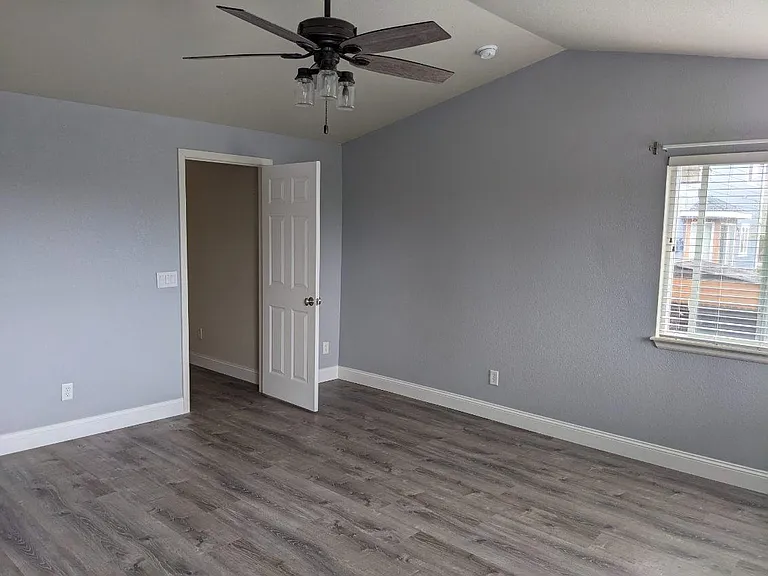1941 Dewhirst Dr — Photo 13