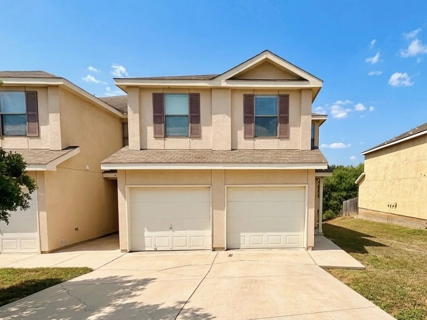 Conveniently located townhome! — Photo 1