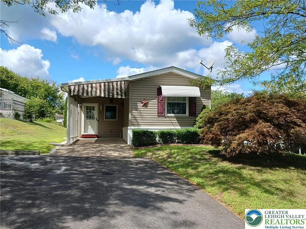 233 Independence Way photo 1