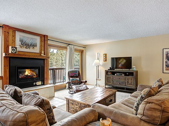 3rd image of 400 Four Oclock Rd APT A