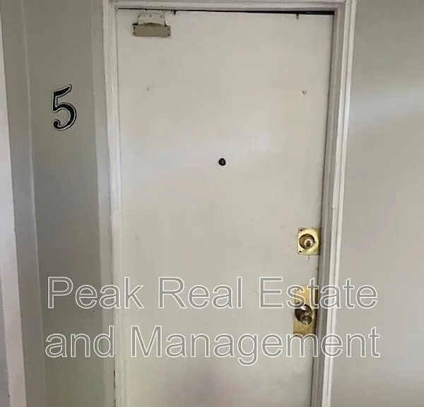 253 Eastern Ave SE — Photo 4