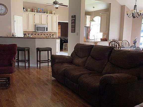 5th image of 402 Ashland Crk